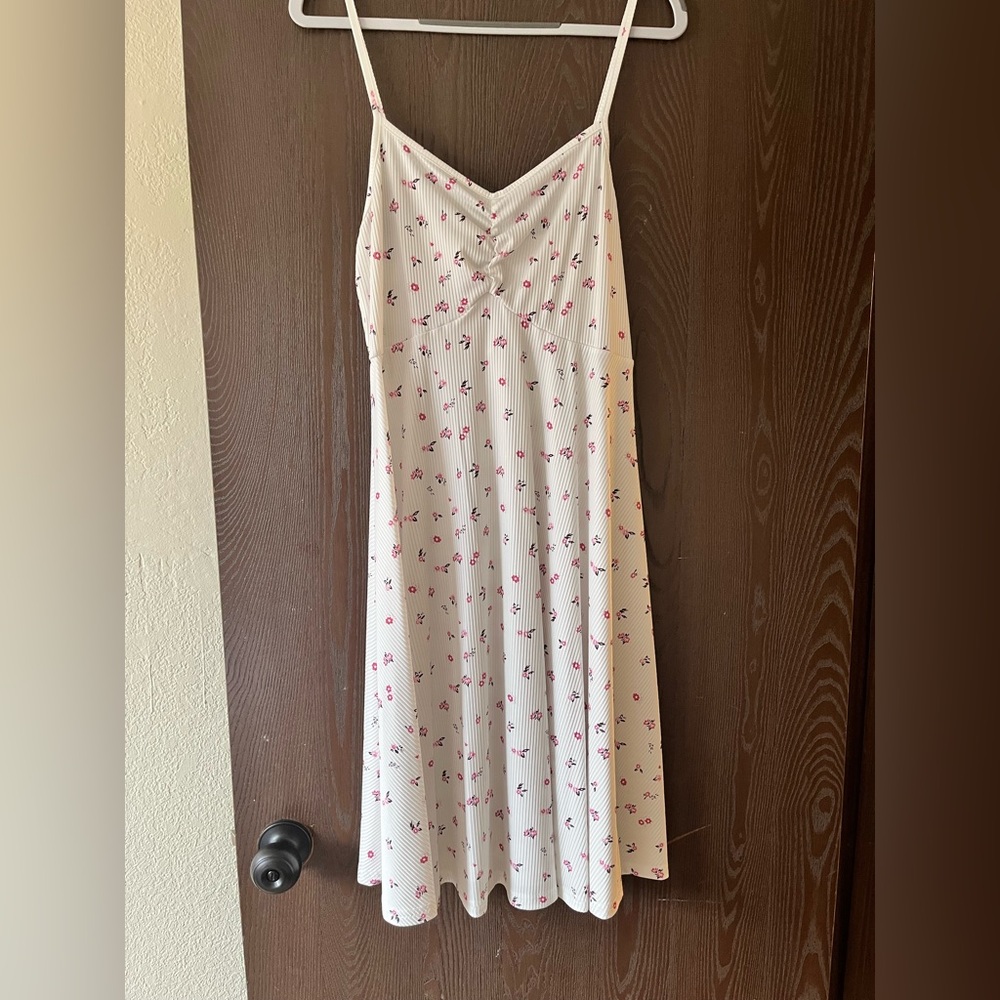 SHEIN Curve White Floral Top